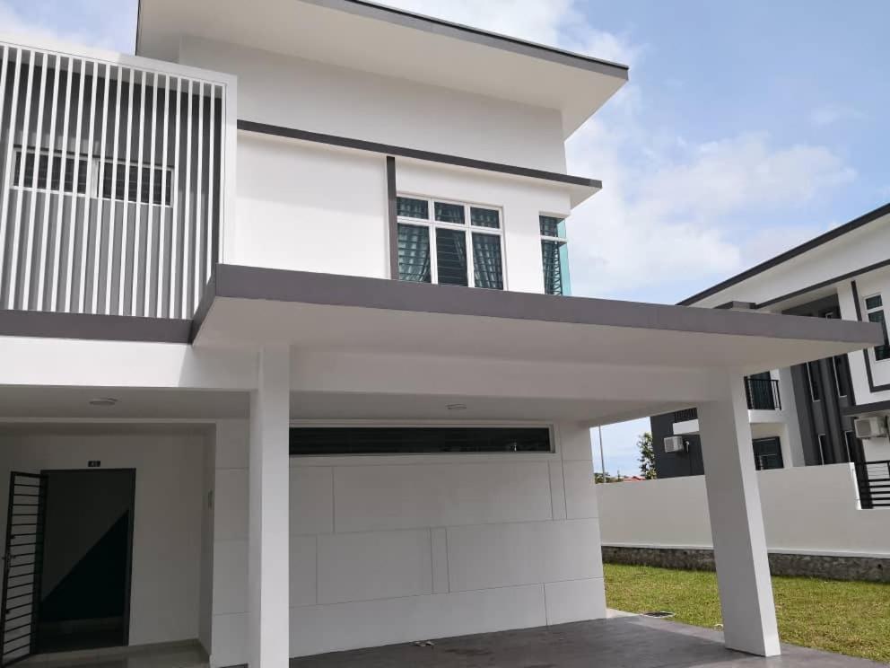 Johor Desaru Beach Bungalow Villas Kangkar Chemaran ภายนอก รูปภาพ
