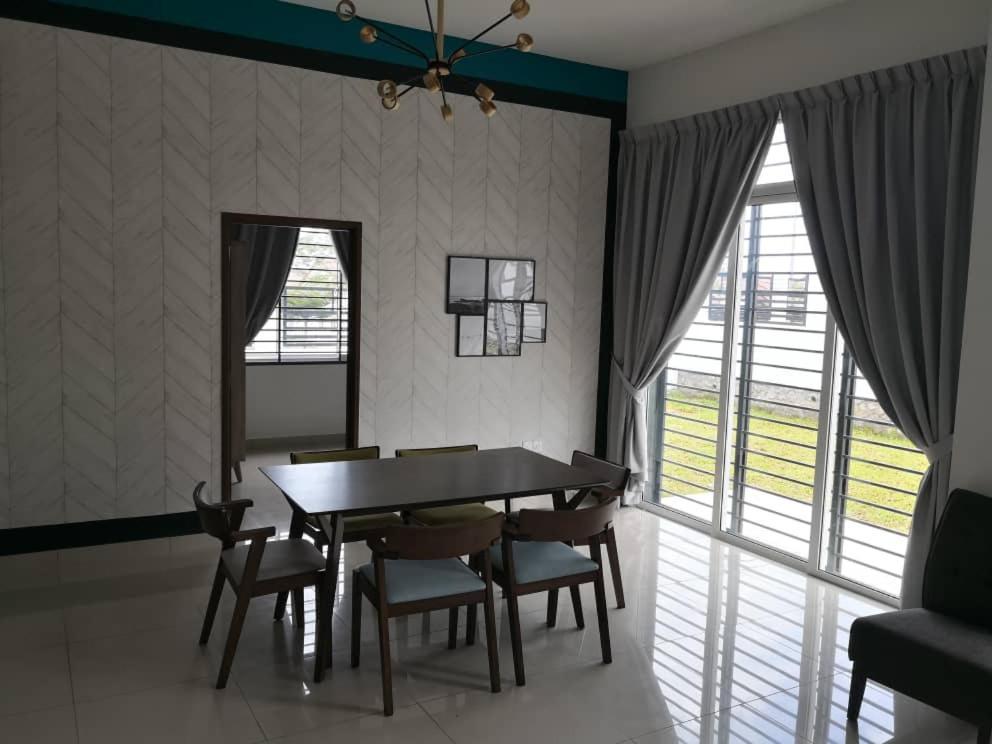 Johor Desaru Beach Bungalow Villas Kangkar Chemaran ภายนอก รูปภาพ