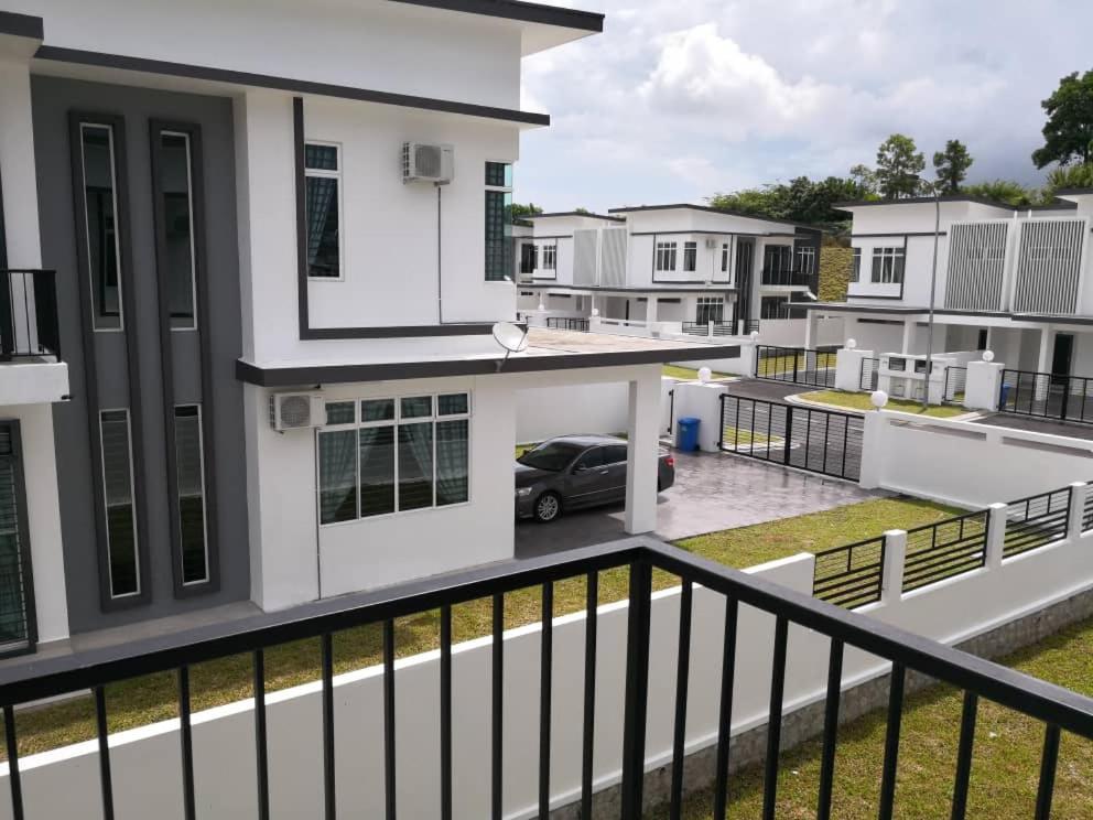Johor Desaru Beach Bungalow Villas Kangkar Chemaran ภายนอก รูปภาพ